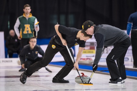 Dalhousie remains atop men’s and women’s standings following Day 3 of U SPORTS curling championships